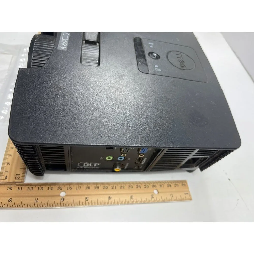 Dell P318S DLP Projector With VGA & Power Cables 800x600 HDMI Input Black C90